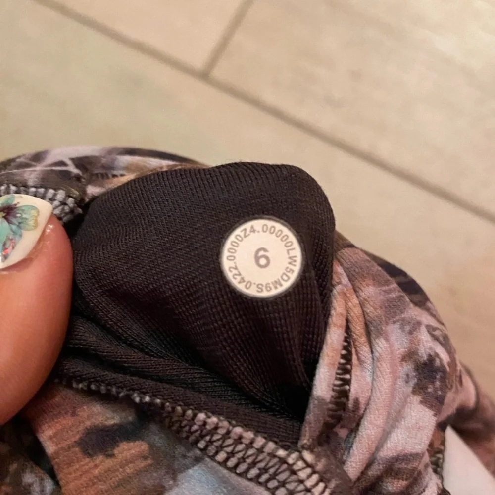 Lululemon Leggings - Picture 15 of 17